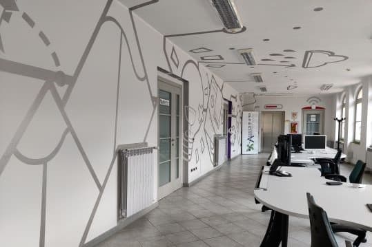 Open space e corridoio coworking